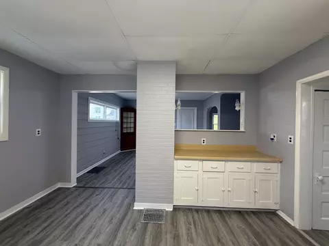 934 E Garden St, Freeport, IL 61032 photo 6