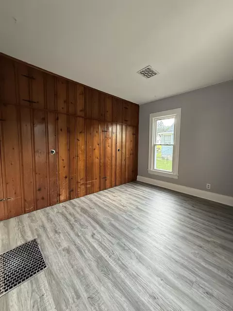 934 E Garden St, Freeport, IL 61032 photo 7