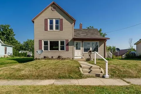 Exterior - 934 E Garden St, Freeport, IL 61032 photo 2 of 9