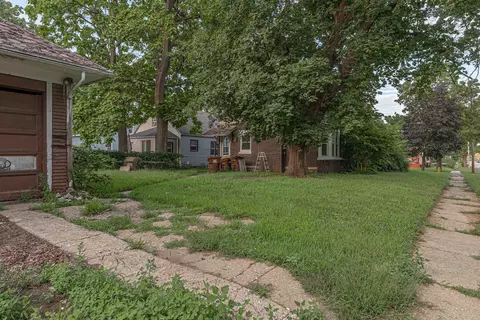 2243 Parmele St, Rockford, IL 61104