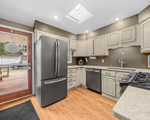 Kitchen - 7456 N River Rd, Byron, IL 61010 photo 2 of 3