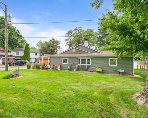 Exterior - 7456 N River Rd, Byron, IL 61010 photo 10 of 10
