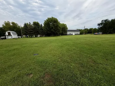 Exterior - 5303 Riverview Rd, Thomson, IL 61285 photo 3 of 7