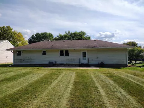 Exterior - 312 E 11th St, Pecatonica, IL 61063 photo 3 of 4