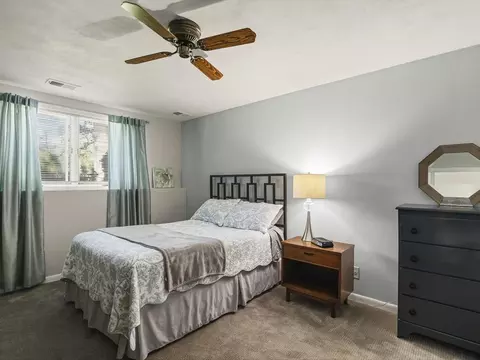 Bedroom - 572 Baintree Rd, Lake Summerset, IL 61019 photo 3 of 4