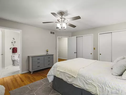 Bedroom - 572 Baintree Rd, Lake Summerset, IL 61019 photo 2 of 4