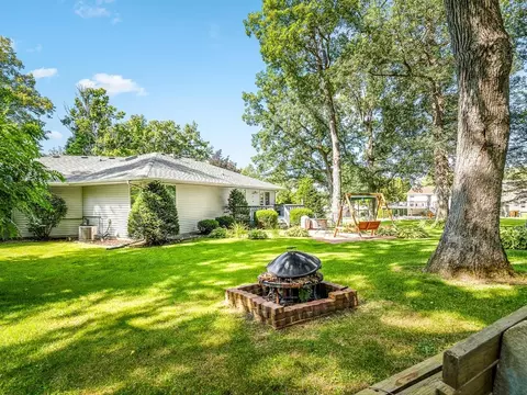 Exterior - 572 Baintree Rd, Lake Summerset, IL 61019 photo 11 of 13