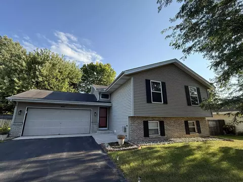 4011 Tesa Rd, Rockford, IL 61109