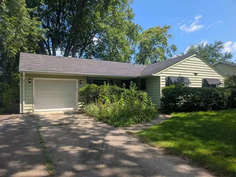 3828 Connecticut Dr, Rockford, IL 61108