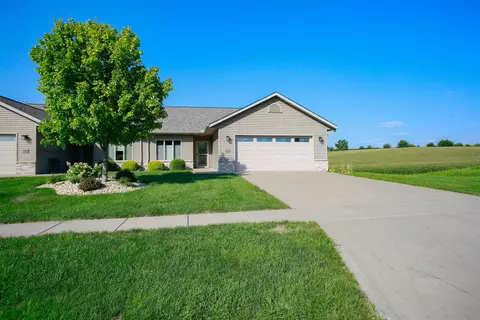 333 Valley View Dr, Lena, IL 61048