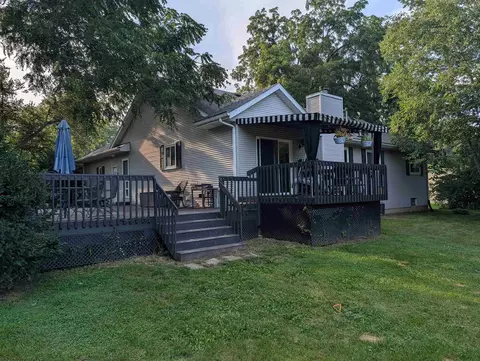 Exterior - 1782 Darby Ln, Lake Summerset, IL 61019 photo 4 of 7