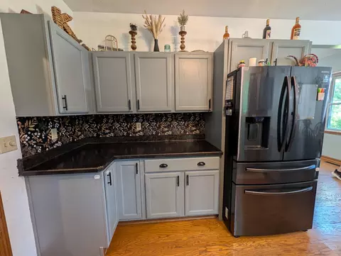 Kitchen - 1782 Darby Ln, Lake Summerset, IL 61019 photo 2 of 2