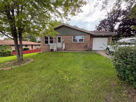 929 N Johnston Ave, Rockford, IL 61101