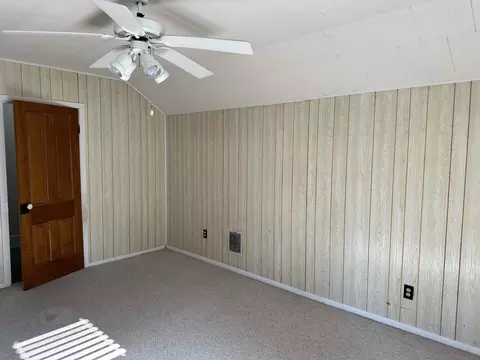 Bedroom - 638 W Ringold, Freeport, IL 61032 photo 7 of 9