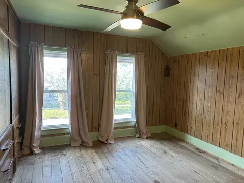 Bedroom - 638 W Ringold, Freeport, IL 61032 photo 5 of 9