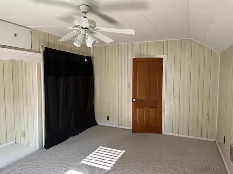 Bedroom - 638 W Ringold, Freeport, IL 61032 photo 6 of 9