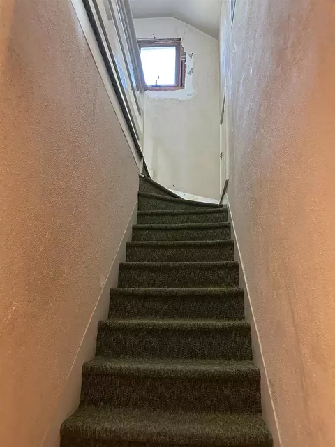 Entry Way - 638 W Ringold, Freeport, IL 61032 photo 1 of 1