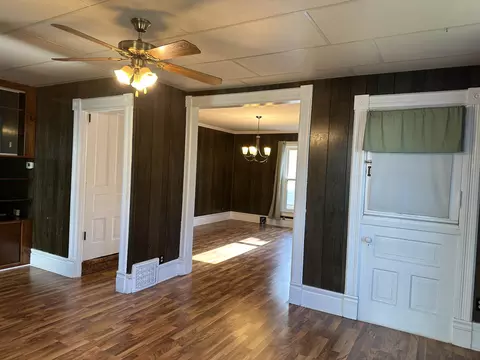 Living - 638 W Ringold, Freeport, IL 61032 photo 1 of 9