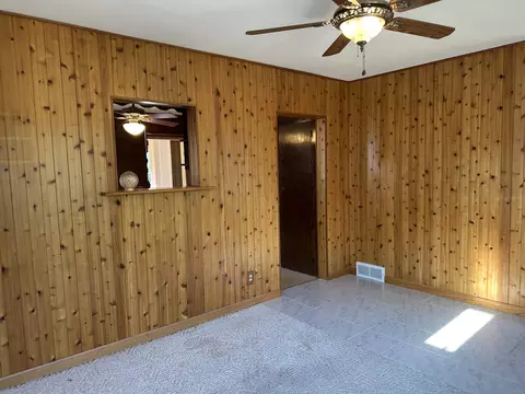 Living - 638 W Ringold, Freeport, IL 61032 photo 8 of 9