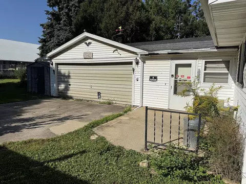 114 E Claremont St, Lanark, IL 61046 photo 4