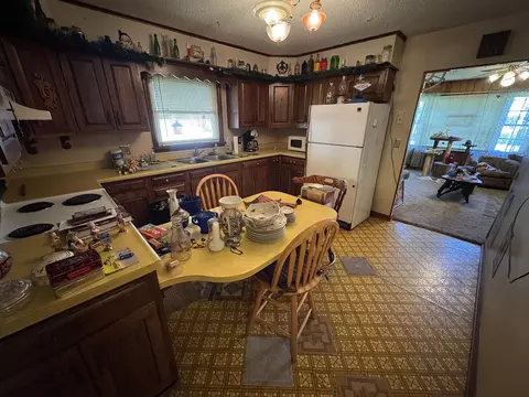 114 E Claremont St, Lanark, IL 61046 photo 11