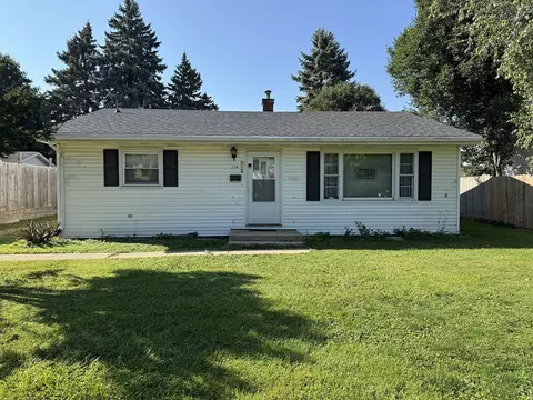 114 E Claremont St, Lanark, IL 61046 photo 2