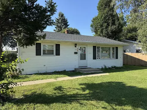 114 E Claremont St, Lanark, IL 61046 photo 3
