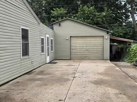 Exterior - 808 Tomahawk Dr, Ottawa, IL 61350 photo 3 of 7