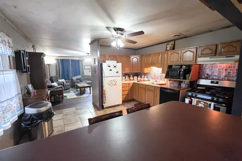 Kitchen - 808 Tomahawk Dr, Ottawa, IL 61350 photo 1 of 5