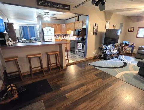 Entry Way - 808 Tomahawk Dr, Ottawa, IL 61350 photo 1 of 1