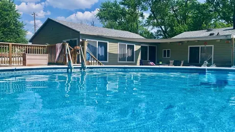Exterior - 808 Tomahawk Dr, Ottawa, IL 61350 photo 7 of 7
