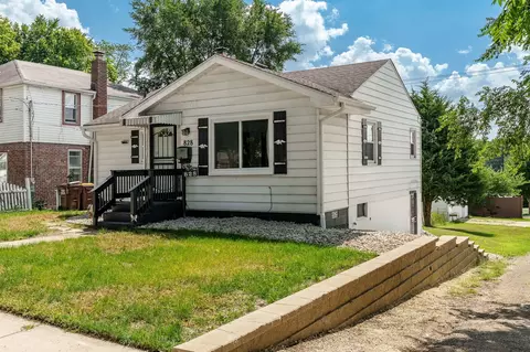 828 Indiana Ave, Rockford, IL 61102