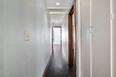 Entry Way - 103 E Roosevelt St, Freeport, IL 61032 photo 5 of 5