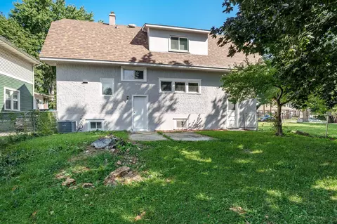 Exterior - 103 E Roosevelt St, Freeport, IL 61032 photo 6 of 10