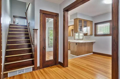 Entry Way - 103 E Roosevelt St, Freeport, IL 61032 photo 1 of 5