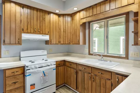 Kitchen - 103 E Roosevelt St, Freeport, IL 61032 photo 3 of 4