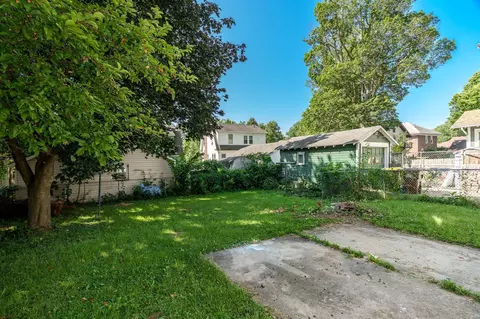 Exterior - 103 E Roosevelt St, Freeport, IL 61032 photo 5 of 10