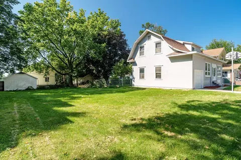 Exterior - 103 E Roosevelt St, Freeport, IL 61032 photo 8 of 10