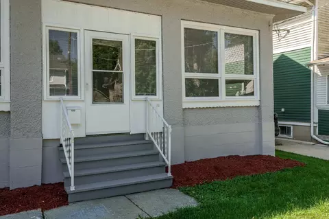Exterior - 103 E Roosevelt St, Freeport, IL 61032 photo 3 of 10