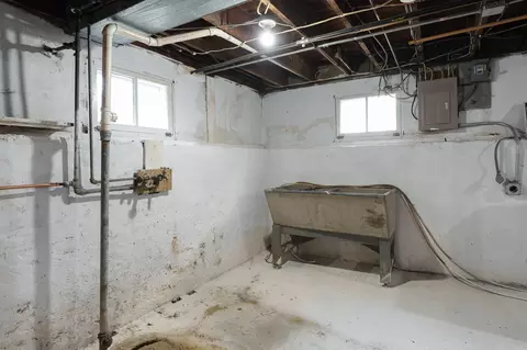 Other - 103 E Roosevelt St, Freeport, IL 61032 photo 4 of 5
