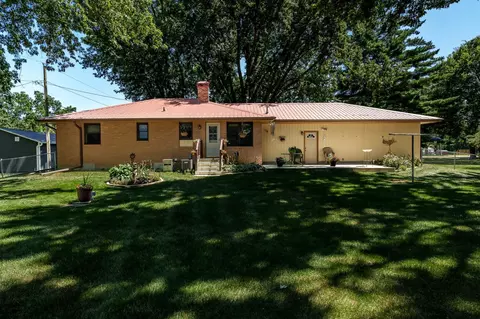 Exterior - 3709 Renfro Rd, Cherry Valley, IL 61016 photo 2 of 11
