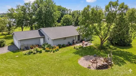 Exterior - 4-176 Misty Ct, Lanark, IL 61046 photo 2 of 6
