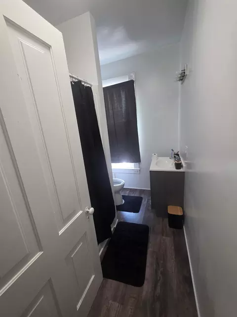 Bath - 1110 S Oak, Freeport, IL 61032 photo 3 of 3