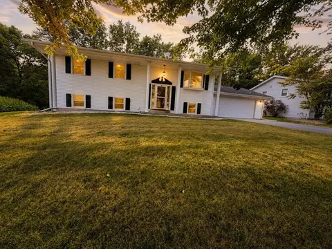 Exterior - 437 E 11th St, Pecatonica, IL 61063 photo 3 of 10