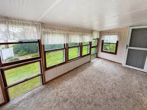 Exterior - 437 E 11th St, Pecatonica, IL 61063 photo 5 of 10