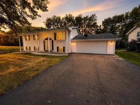 Exterior - 437 E 11th St, Pecatonica, IL 61063 photo 2 of 10