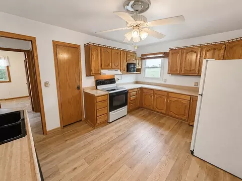 Kitchen - 437 E 11th St, Pecatonica, IL 61063 photo 2 of 4
