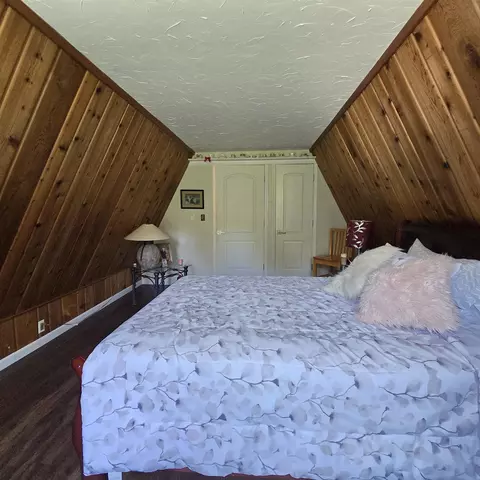 Bedroom - 712 Westmore Rd, Davis, IL 61019 photo 2 of 6