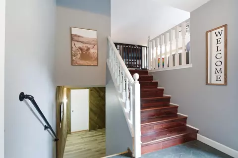 Entry Way - 648 Alamo Dr, Freeport, IL 61032 photo 1 of 1