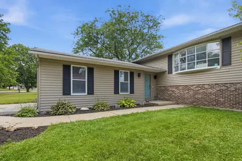 Exterior - 648 Alamo Dr, Freeport, IL 61032 photo 6 of 6